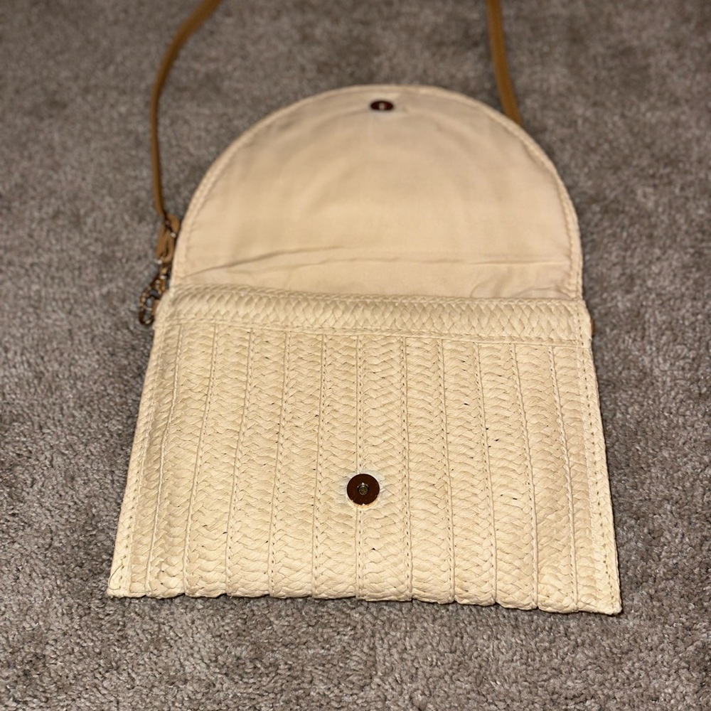 ⭐️5 for $10 Straw shoulder bag - Picture 3 of 8